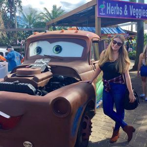 Meet your Posher, Angela